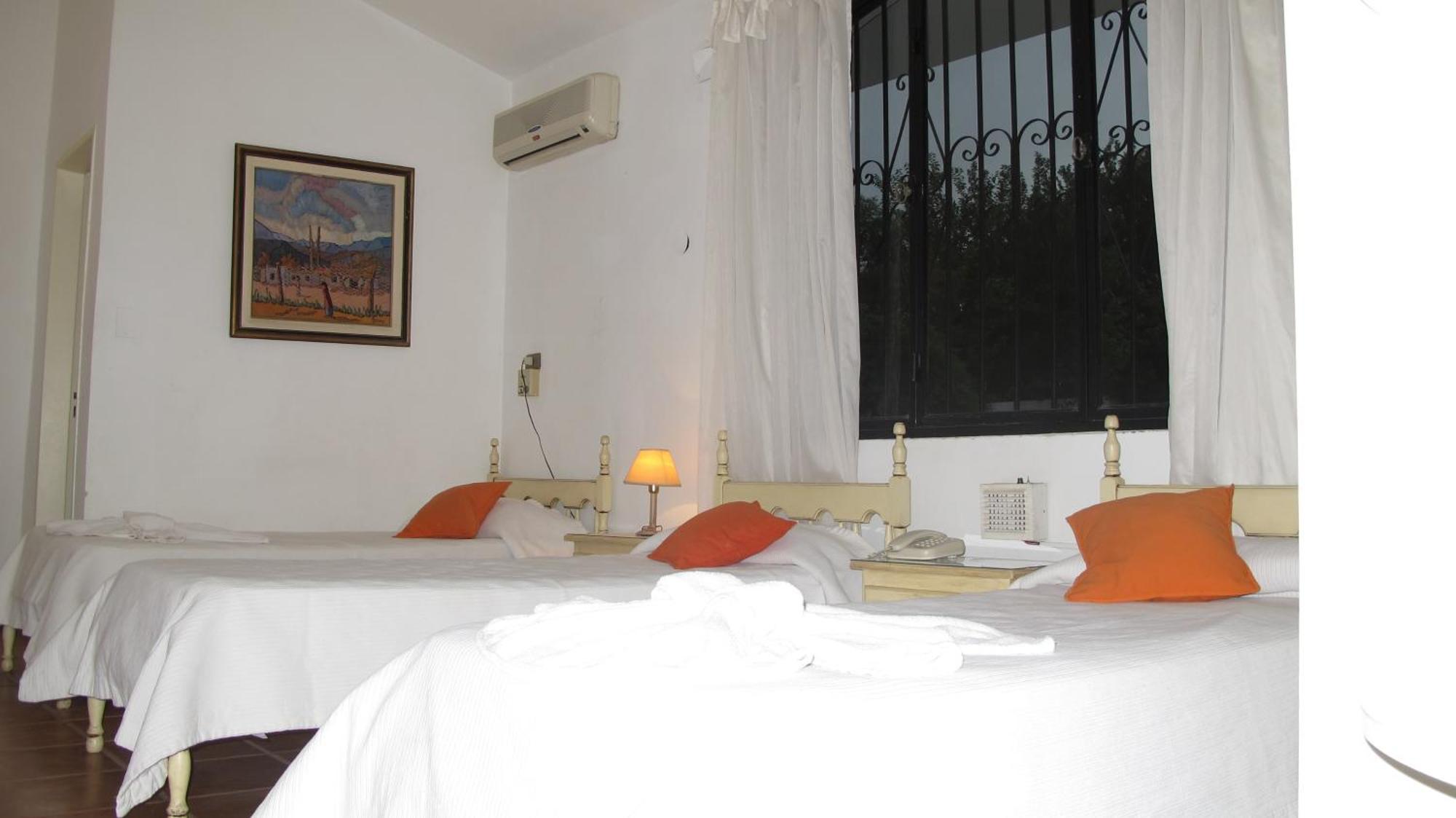 Hotel Portal de la Montaña Villa Carlos Paz Habitación foto